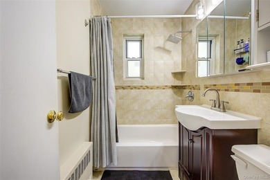 Welcome to this bright and airy retreat at quiet Baydale Tenants - photo 11
