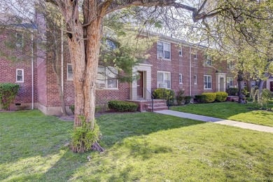 Welcome to this bright and airy retreat at quiet Baydale Tenants - photo 16