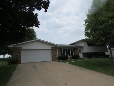Fox Lake - Dodge County Home For Sale in Fox Lake Wisconsin