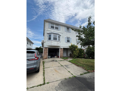 Rare opportunity two dwelling house on Bell Blvd, Bayside - photo 1