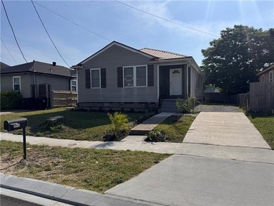 Lake Pontchartrain Home Active Under Contract in New Orleans Louisiana