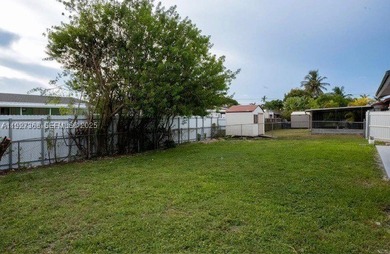 Recently completely remodeled 3 bedrooms 2 bathroom 1 car garage - photo 5