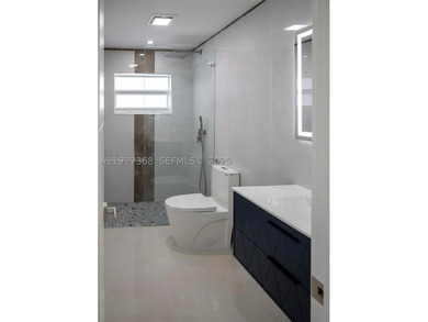 Recently completely remodeled 3 bedrooms 2 bathroom 1 car garage - photo 7