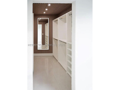 Recently completely remodeled 3 bedrooms 2 bathroom 1 car garage - photo 8