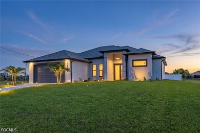 Welcome to your dream home in Cape Coral! This stunning single - photo 1
