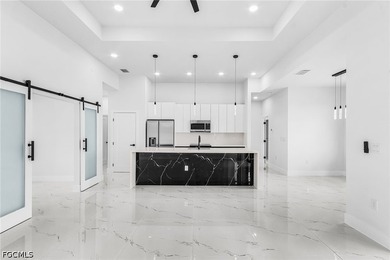 Welcome to your dream home in Cape Coral! This stunning single - photo 4