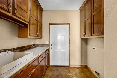 Welcome to 5 Quanah Mountain Road in the desirable Oak Meadows - photo 34