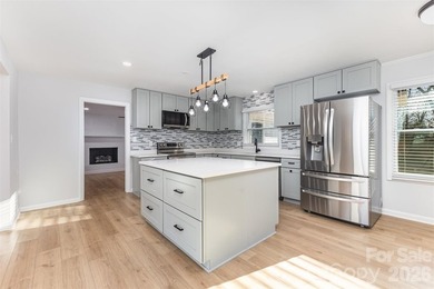 Welcome to nearly 3,000 square feet. This property sits on - photo 4