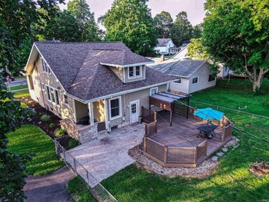 NEW PRICE!!!!! A rear opportunity to own a beautifully - photo 2