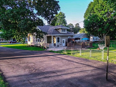 NEW PRICE!!!!! A rear opportunity to own a beautifully - photo 3