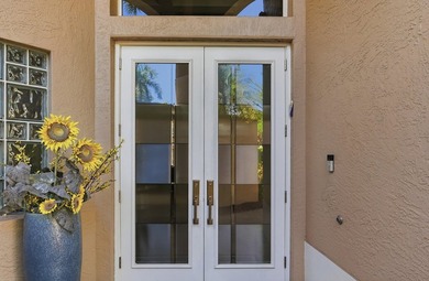 Enter this exceptional sun-filled 3BR/4BA home with thoughtful - photo 4