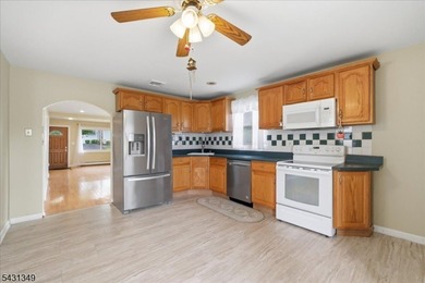 Live the Lake! 4-bedroom, 2-full-bath lake style home is - photo 8