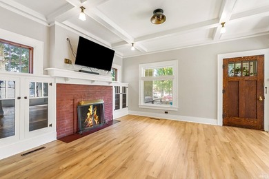 NEW PRICE!!!!! A rear opportunity to own a beautifully - photo 8