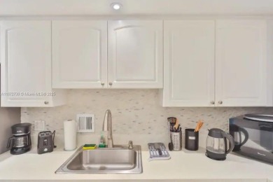 1 bedroom one and a half bathroom, fully furnished Condo. The