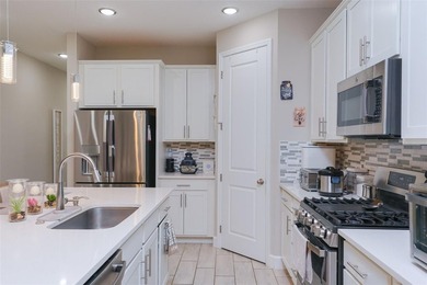 Welcome to 2544 Autumn Stream Drive in Leesburg, Florida! This - photo 14