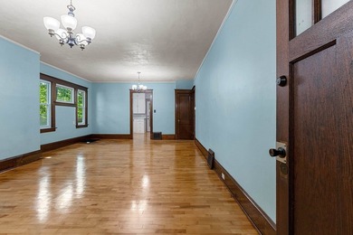 Charming and full of character, this 4-bedroom, 2-bath Neenah - photo 4