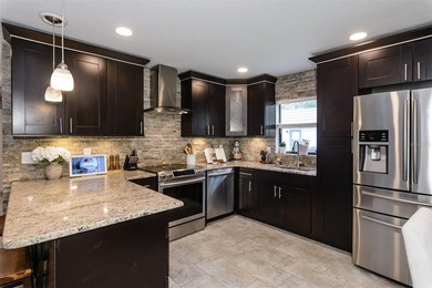 Welcome to this beautifully updated two-bedroom, two-bathroom - photo 22