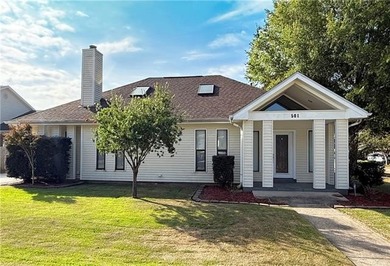 Lake Pontchartrain Home For Sale in Kenner Louisiana