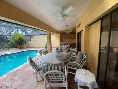 Beautiful duplex with its own pool. Great location in the - photo 3