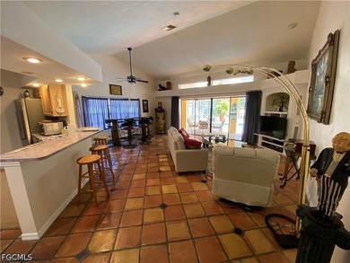 Beautiful duplex with its own pool. Great location in the - photo 7