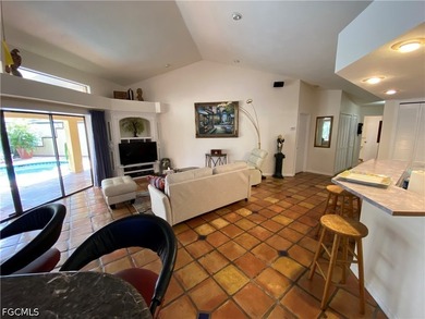 Beautiful duplex with its own pool. Great location in the - photo 10