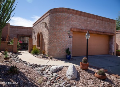 Fairfield townhome in a great Foothills location near dining