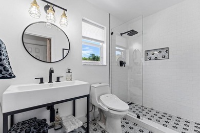 Stunning, completely renovated 4 BD / 3.5 BA in Stratford Green - photo 17