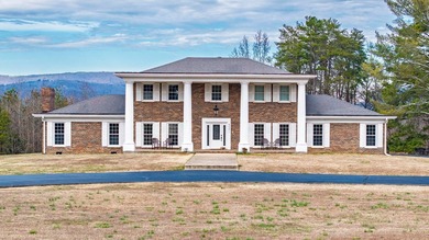 Chickamauga Lake Home For Sale in Dayton Tennessee