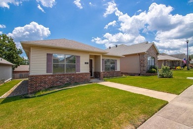 WELCOME HOME! 2 Bedroom 2 bath PATIO home in established - photo 3