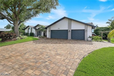 Welcome to your own private waterfront retreat, where space - photo 3