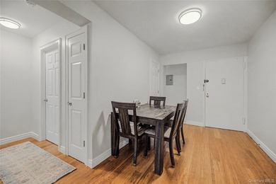 A must see. Beautiful Bright & Spacious fully renovated 2 - photo 9