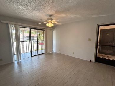 Lovely OAKS IV condominiums. Centrally Located CLOSE to - photo 8