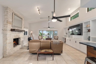 Welcome to your waterfront retreat on Cedar Creek Lake in the - photo 11