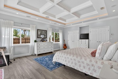 Clean, elegant, and meticulously maintained with a NEW ROOF - photo 2