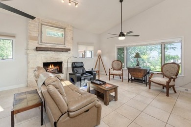 Welcome to your waterfront retreat on Cedar Creek Lake in the - photo 13