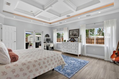 Clean, elegant, and meticulously maintained with a NEW ROOF - photo 3