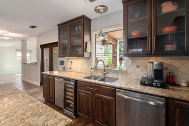 Welcome to your waterfront retreat on Cedar Creek Lake in the - photo 20