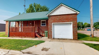 (private lake, pond, creek) Home For Sale in Greene Iowa