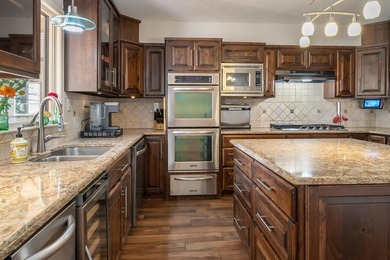 Welcome to your waterfront retreat on Cedar Creek Lake in the - photo 22