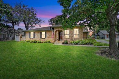 Lake Home For Sale in Lake Kiowa, Texas