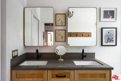 Chic and updated 4BR + 3BA home in the heart of Westchester - photo 11