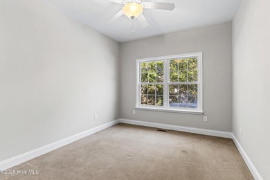 SALT WATER POOL - HOT TUB - DOUBLE LOT! Island home that has it