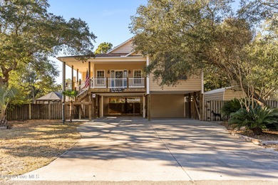 SALT WATER POOL - HOT TUB - DOUBLE LOT! Island home that has it