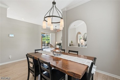 GREAT LOCATION with no Hurricane damage! Spacious and - photo 8