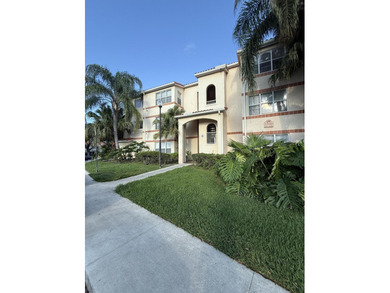 Spectacular 2BR / 2BA condo in Coral Key. This first floor unit - photo 14