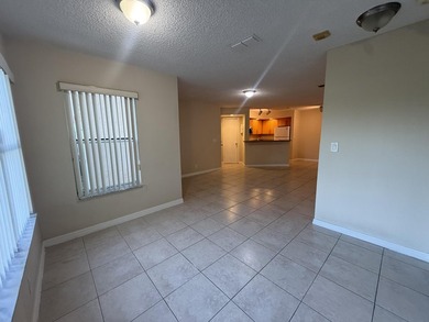 Spectacular 2BR / 2BA condo in Coral Key. This first floor unit - photo 15