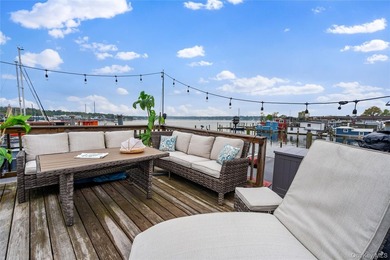Start living your waterfront lifestyle today! This floating - photo 39