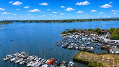 Start living your waterfront lifestyle today! This floating - photo 43