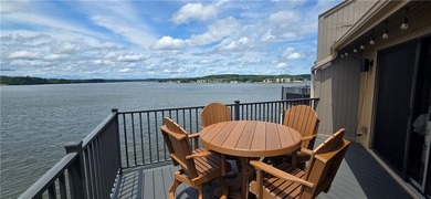 REDUCED! Lake of the Ozarks: Updated top floor condo at the 10mm - photo 1