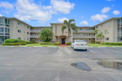 (private lake, pond, creek) Condo For Sale in Lake Worth Florida